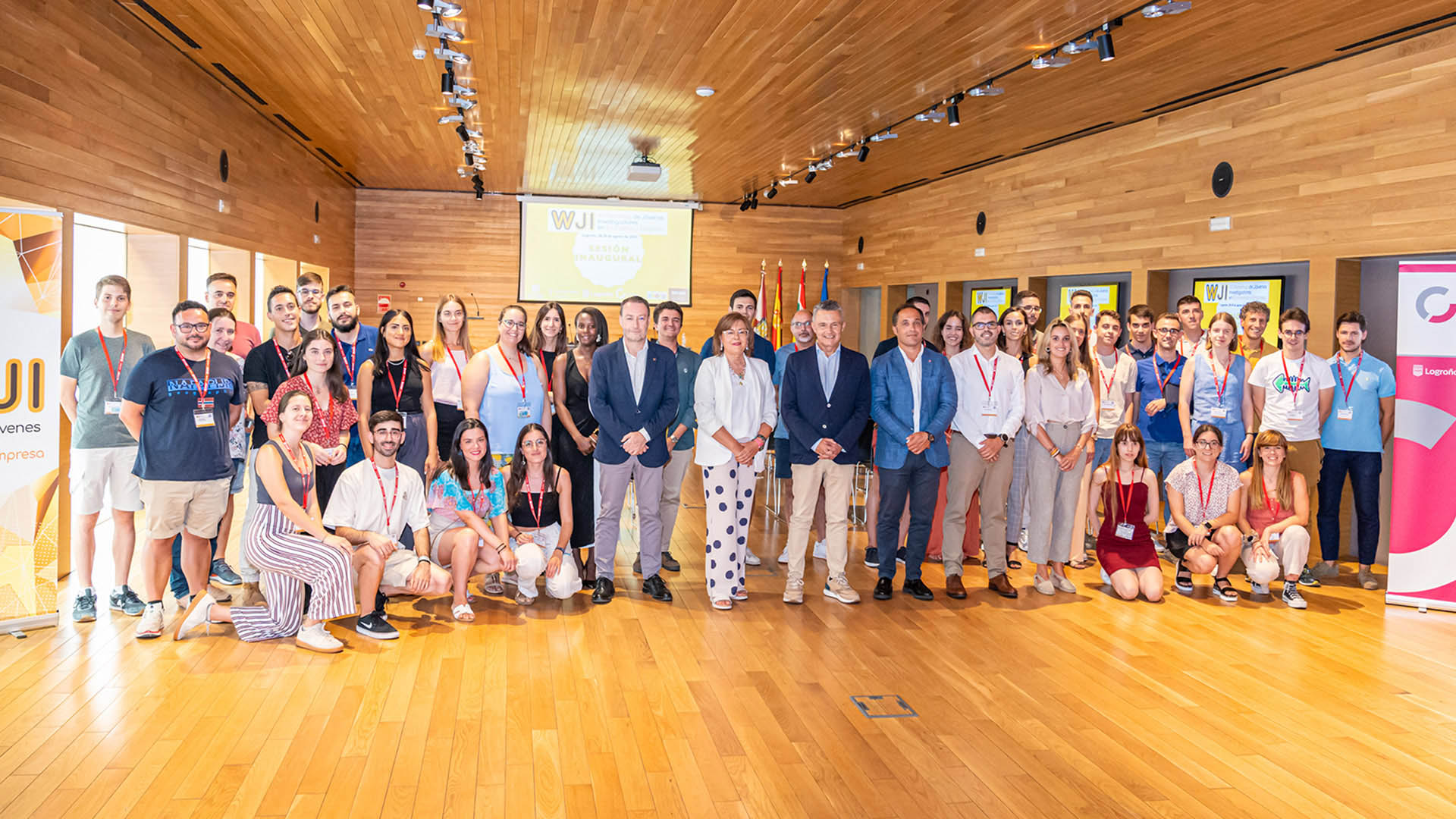 Participantes en el XI Workshop de Jóvenes Investigadores en Economía y Empresa celebrado en la UR (imagen en el Espacio Lagares)