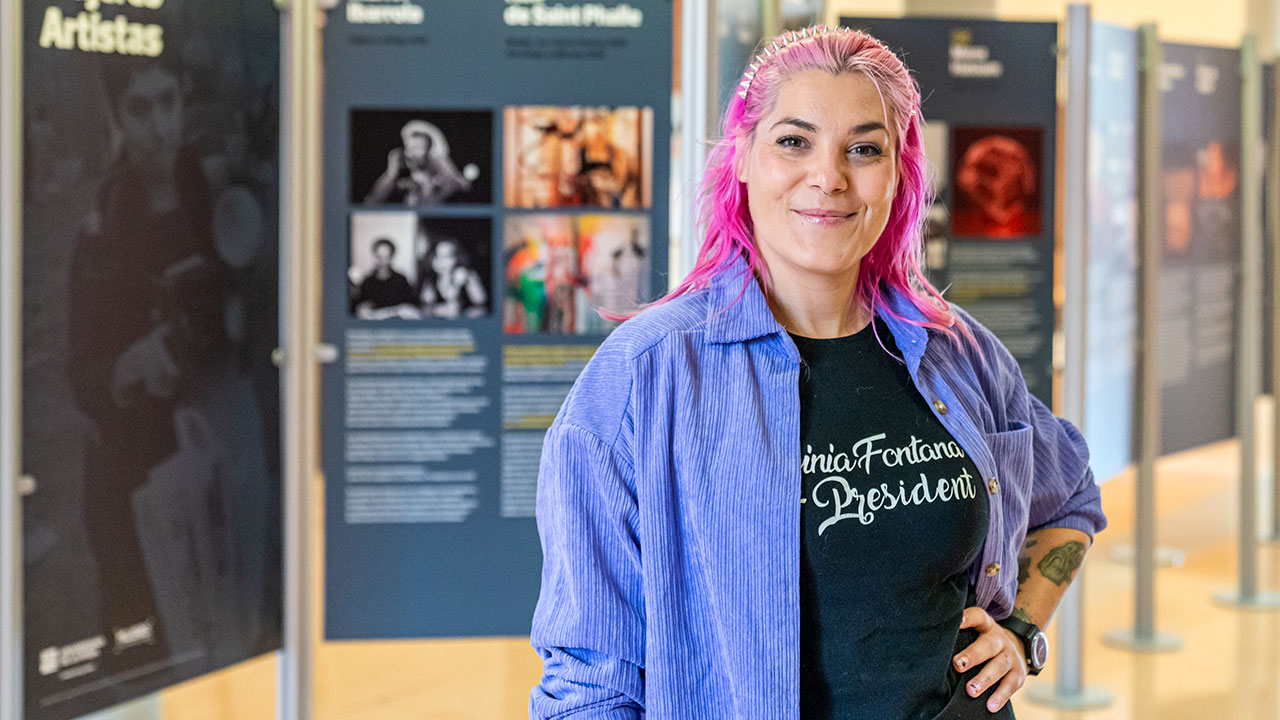 “Es hora de meter a las mujeres artistas en los libros y en las aulas”